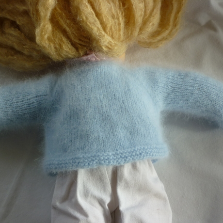 Flauschige Strickjacke Angora, Puppengröße bis 45 cm