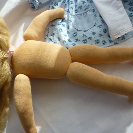 Stoffpuppe nach Art der Waldorfpuppe, 42 cm