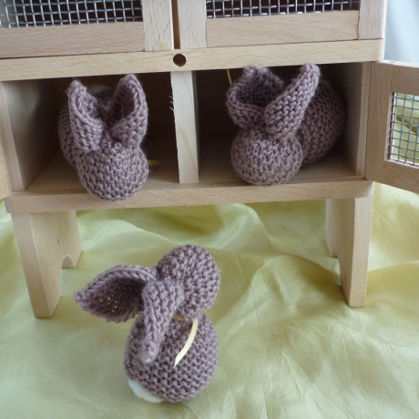 Häschen, gestrickt und schafwollgefüllt