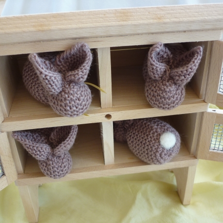 Häschen, gestrickt und schafwollgefüllt