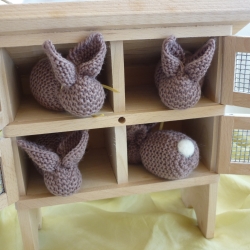 Häschen, gestrickt und schafwollgefüllt