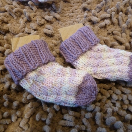 Babymütze Bärenohren Socken handgestrickt 