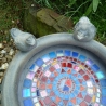 Mosaik Vogeltränke Keramik blau rot