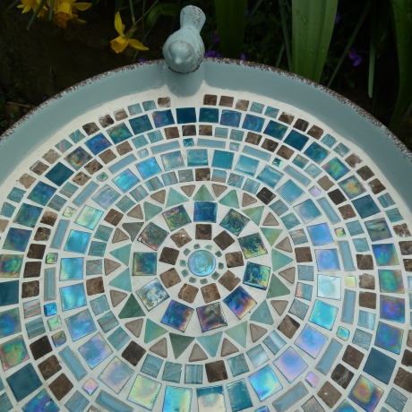 Mosaik Vogeltränke Keramik hellgrün