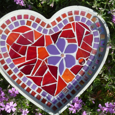 Mosaik Beton Herzschale rosa rot