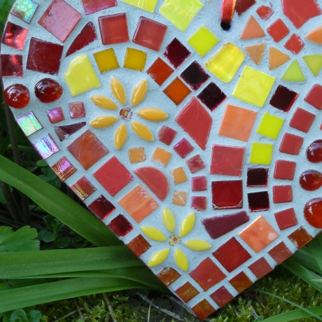 Mosaikherz zum Stellen, Legen, Hängen rot orange