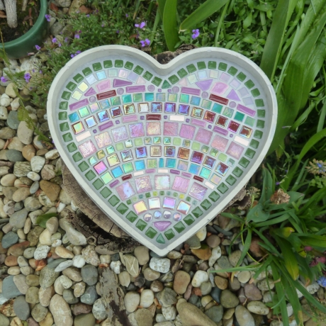 Mosaik Beton Herzschale rosa grün
