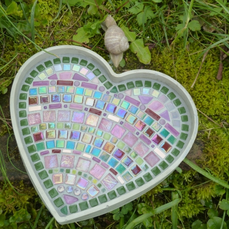 Mosaik Beton Herzschale rosa grün