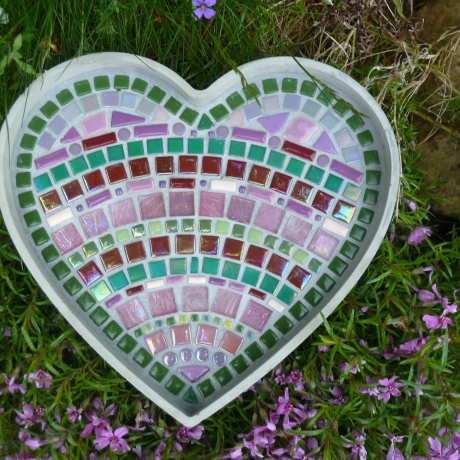 Mosaik Beton Herzschale rosa grün