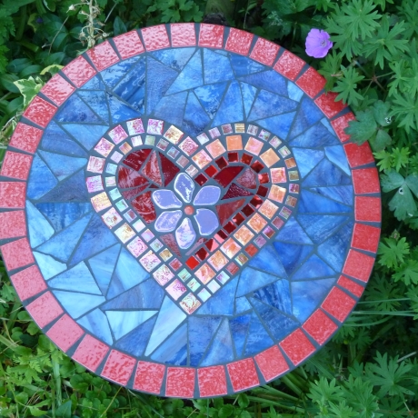 Mosaik  Garten Trittstein Dekostein rund Gedenkstein Herz
