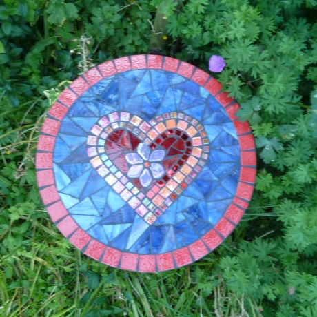 Mosaik  Garten Trittstein Dekostein rund Gedenkstein Herz
