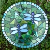 Mosaik  Garten Trittstein Dekostein rund Libellen weiß