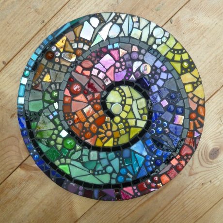 Mosaik  Garten Trittstein Farbverlauf Regenbogen Schnecke