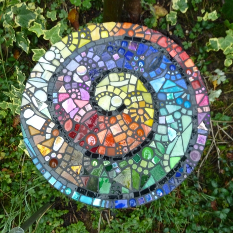 Mosaik  Garten Trittstein Farbverlauf Regenbogen Schnecke