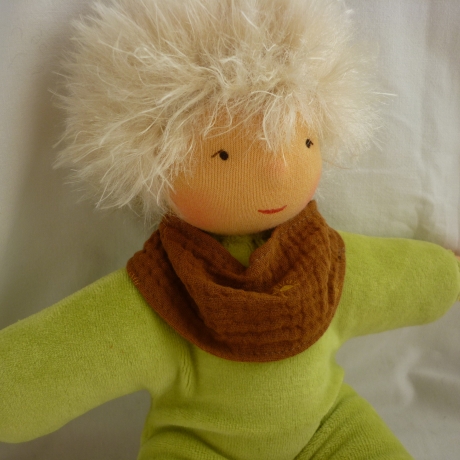 Nickilie. Stoffpuppe nach Art der Waldorfpuppe