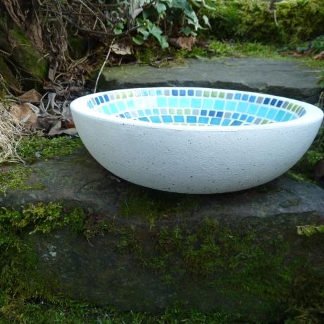 Betonschale Vogeltränke Dekoschale türkis apfelgrün