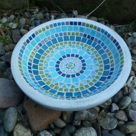 Betonschale Vogeltränke Dekoschale türkis apfelgrün