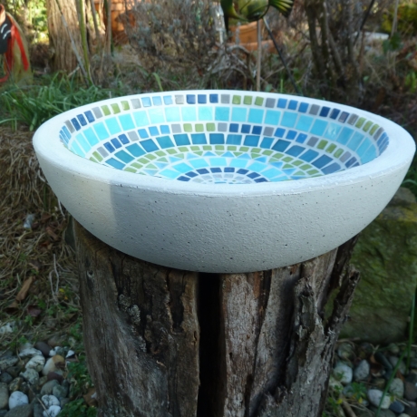 Betonschale Vogeltränke Dekoschale türkis apfelgrün