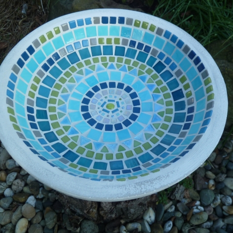 Betonschale Vogeltränke Dekoschale türkis apfelgrün