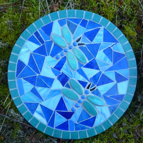 Mosaik  Garten Trittstein Dekostein rund Libellen hellgrün