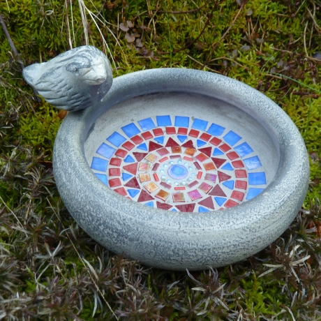 Mosaik Vogeltränke Keramik blau rot