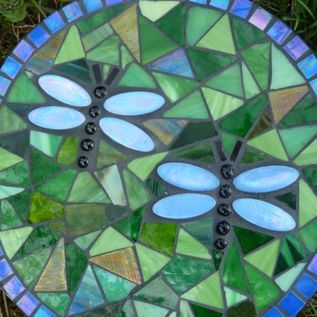Mosaik  Garten Trittstein Dekostein rund Libellen hellblau
