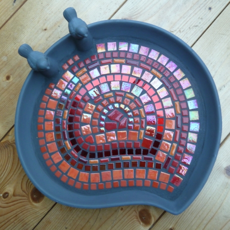 Mosaik Vogeltränke Blattform Rot orange
