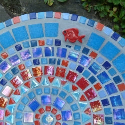 Beton Vogeltränke Mosaik Wasserschale Fisch