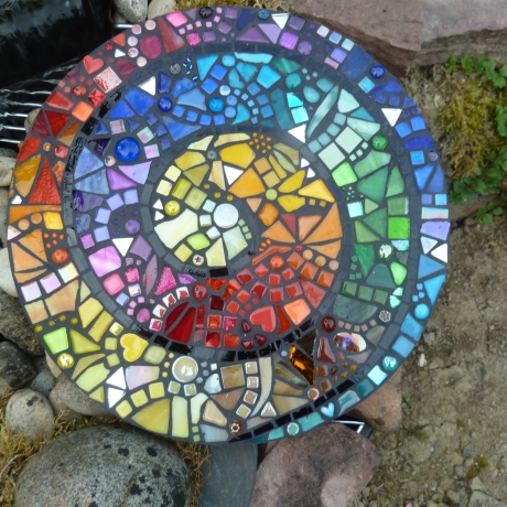 Mosaik  Garten Trittstein Farbverlauf Regenbogen Schnecke