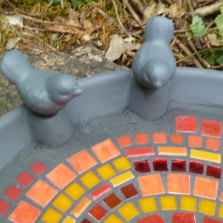 Mosaik Vogeltränke Blattform Rot orange