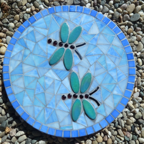 Mosaik  Garten Trittstein Dekostein rund Libellen hellgrün