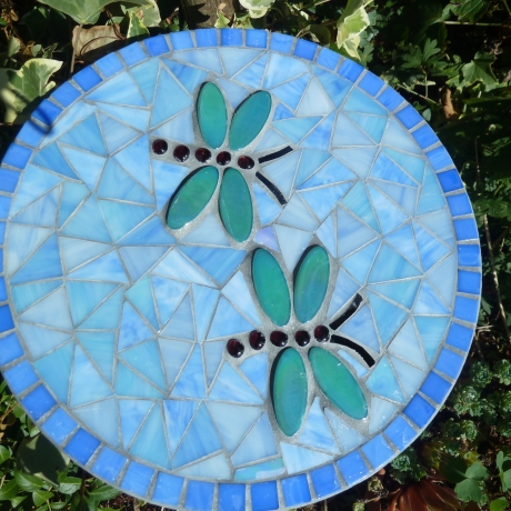 Mosaik  Garten Trittstein Dekostein rund Libellen hellgrün