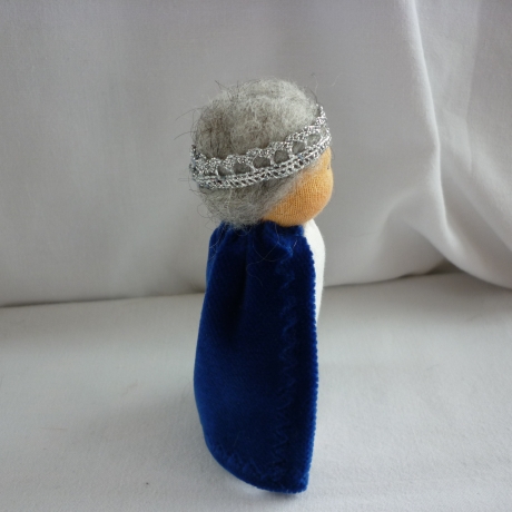 TausendschönStoffpuppen: Fingerpüppchen König