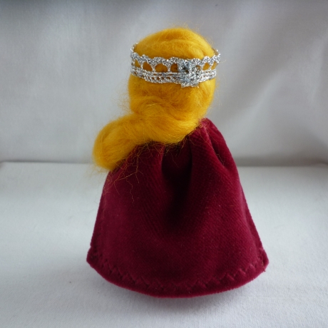 TausendschönStoffpuppen: Fingerpüppchen Königin