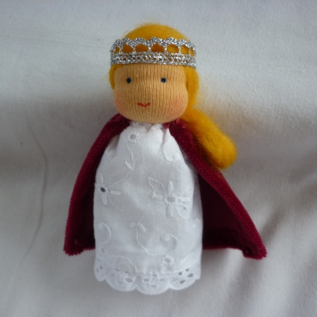 TausendschönStoffpuppen: Fingerpüppchen Königin