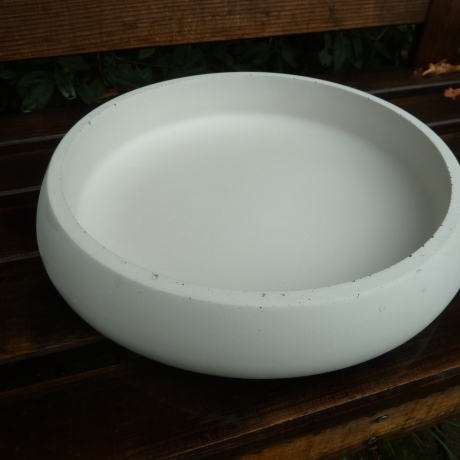 Betonschale groß flach rund schlicht