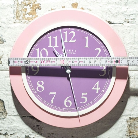 Wanduhr rosa,  mit Funkuhrwerk, Upcycling 