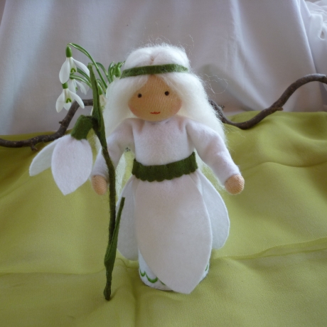 Blumenkind Schneeglöckchen