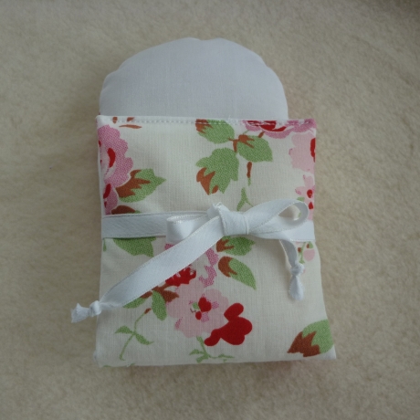 Steckbettchen für kleine Puppen