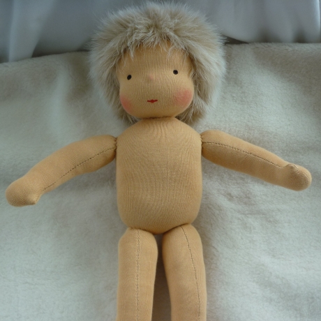 Stoffpuppe nach Art der Waldorfpuppe. Junge, blond