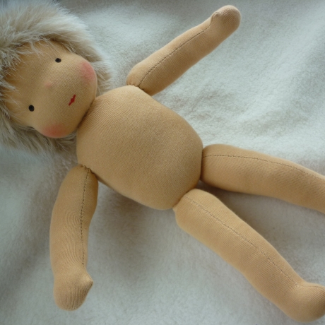 Stoffpuppe nach Art der Waldorfpuppe. Junge, blond