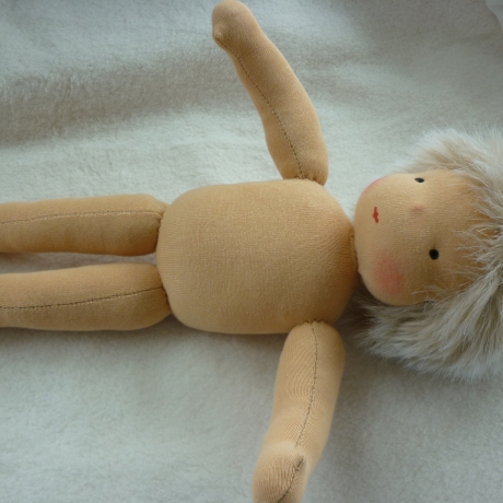 Stoffpuppe nach Art der Waldorfpuppe. Junge, blond