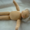 Stoffpuppe nach Art der Waldorfpuppe. Junge, blond