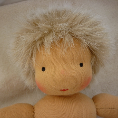 Stoffpuppe nach Art der Waldorfpuppe. Junge, blond