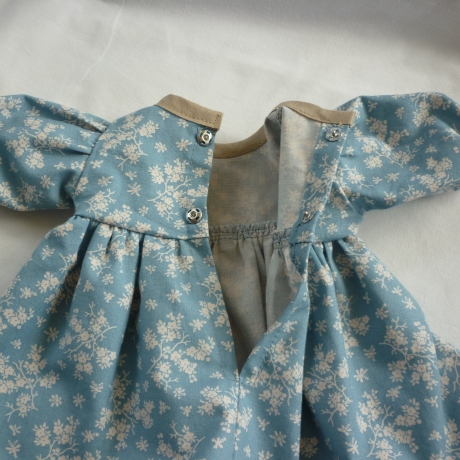 Puppenkleid mit Schürze für Puppengröße 37 - 40 cm