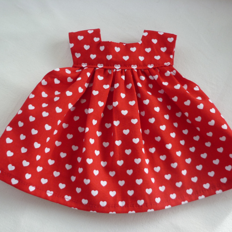 Schürzenkleid. Für Puppengröße 30 - 35 cm