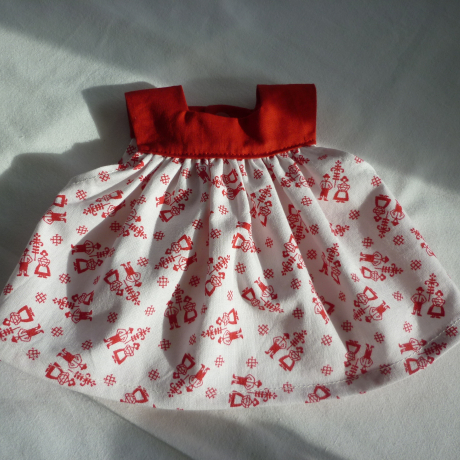 Schürzenkleid. Für Puppengröße 30 - 35 cm