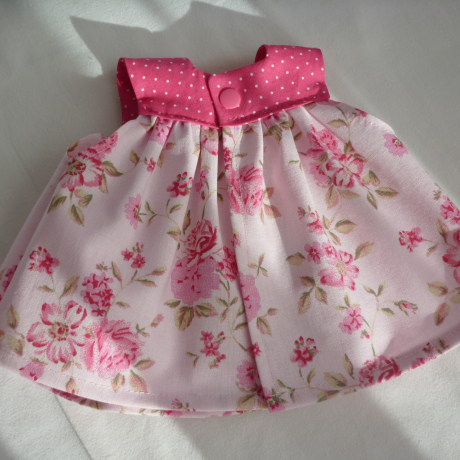 Schürzenkleid. Für Puppengröße 30 - 35 cm