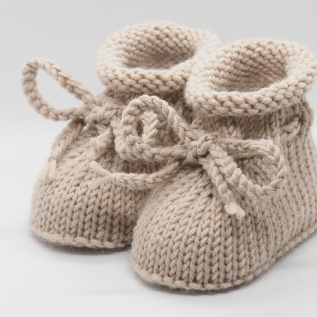 beige Babyschuhe, 0-3 Monate, aus reiner Wolle gestrickt