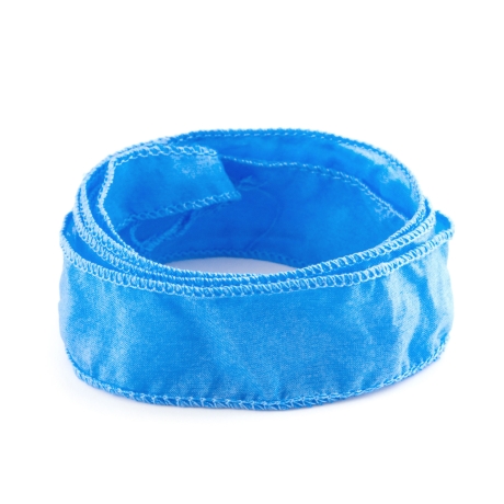 Handgefertigtes Habotai-Seidenband Lichtblau 1m Schmuckband